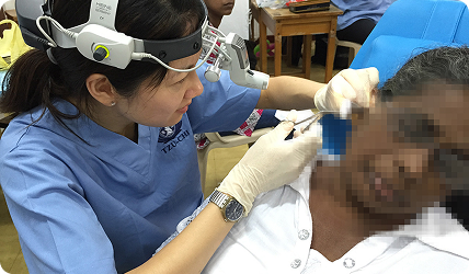 Cleaning the Ear Without Microscope